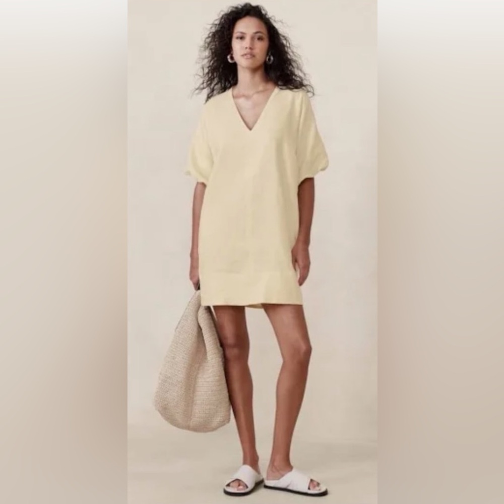 Banana Republic Light Cream V-Neck Dress